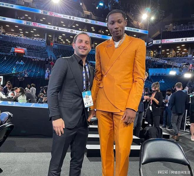 关于国王杯清晨走向成谜，上海久事回应争议，更衣室稳定，团队化学反应显著的信息乐鱼官网